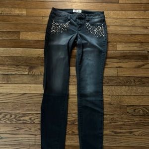 Cute embellished l.e.i. Jeggings
